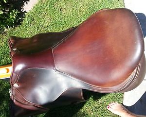 Leather Saddle 17.5 seat, Brown - minor damage to seat