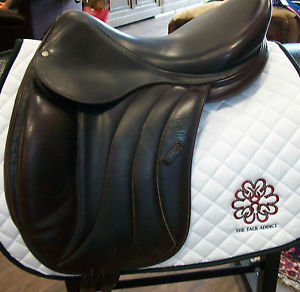 2004 Devoucoux MiLady 17.5" Dressage Saddle