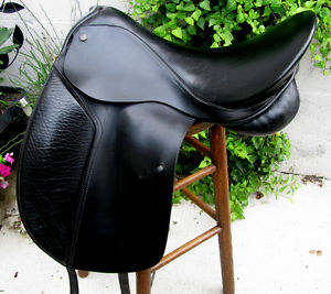 JRD DRESSAGE SADDLE, 18", BLACK, EXTRA WIDE TREE, WELL BALANCED, GREAT CONDITION