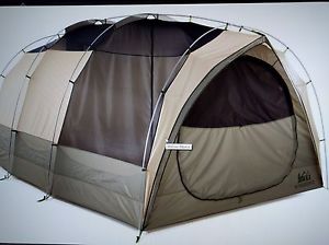 **NEW 2016 REI Kingdom 8-Man Tent WITH footprint Willow/Alpaca