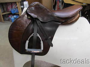 Stubben Siegfried CS Close Contact Saddle 17" 32 Wide Tree Fittings Included