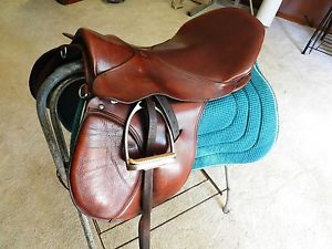 ANSUR Konklusion Treeless Saddle ( Size Med.) 175-225 Lbs ( Great Condition ! )