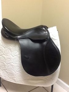 Berney Brothers Saddlery Jump Deep Seat 17 1/2 Med Tree Made in Ireland