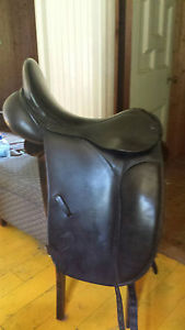 county competitor dressage saddle 17 x wide