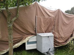 Zelt und Vorzelt zum Faltwohnwagen bzw. Zeltanhänger Trigano 5GF