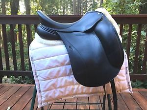 18" DK FREEDOM Monoflap Dressage saddle -Lovely condition. EXCELLENT PRICE!