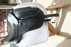 16.5" DK FREEDOM Monoflap Dressage saddle -Lovely condition. EXCELLENT PRICE!