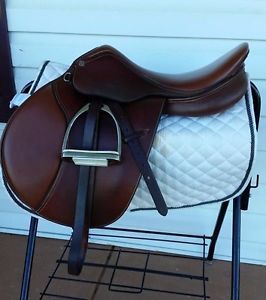 16.5" Ovation Competition Show Jumping CC Saddle ~ Wide Tree ~ Includes Fittings