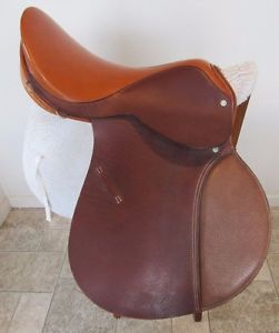 ENGLISH JUMPING SADDLE 17" J.A. BARNSBY & SONS WALSALL & ENGLAND WITH STIRRUPS