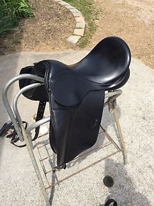 county competitor dressage saddle 17" W