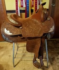 Champion turf western show saddle. 16". Good condition. Made in California.
