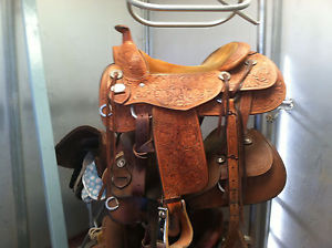 16.5" Bob's Custom Saddles Benny Guitron Cow horse saddle