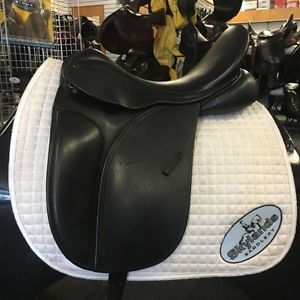 Used County Perfection Dressage Saddle Size 17.5'' Black