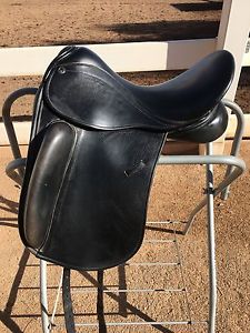 County Perfection Dressage saddle