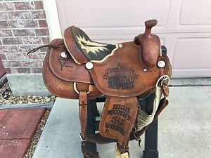 15 1/2" Running P roping saddle full qtr horse bars stout and ready for work.