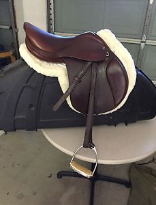 Tad Coffin 17" A5 Jumping Saddle in Excellent condition