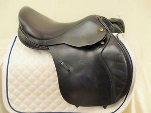 16/16.5" Black Country Quantum Jumping Saddle - Wide Tree - 6" dot to dot