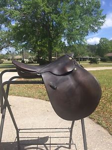 Georg Kieffer 16.5in Close Contact Saddle