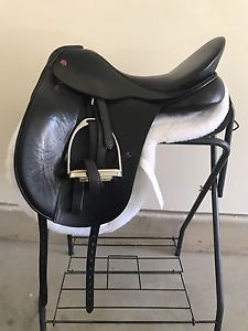 Albion SL Dressage Saddle 18" Seat Wide Tree with Girth and Stirrups