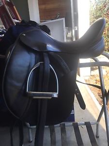 17" dressage saddle custom saddlery
