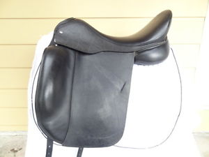 18" Custom Saddlery Advantage Dressage Saddle MW (adjustable) Long Flap Bufallo