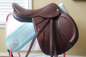 M. Toulouse Premia Saddle 18 Wide Close  Contact. (Retails for $1320 brand new)
