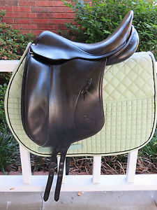Brunet Pineau monoflap dressage saddle 17.5 calfskin saddle medium tree