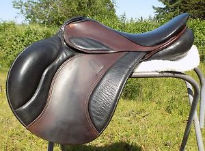 17.5" Wide Courbette Vision Eventing English Saddle Brown Black Two Tone 32cm