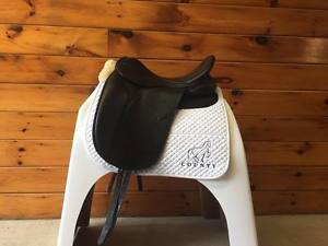 18" County Perfection Dressage Saddle