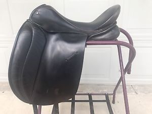 JRD Dressage saddle-W Tree 18" Seat
