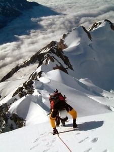 Keela, Munr, Giubbino, M