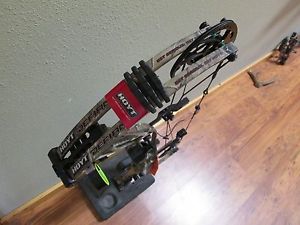 New Hoyt Defiant 30 With Black Gold Widow Maker Sight and QAD Rest 28" Draw