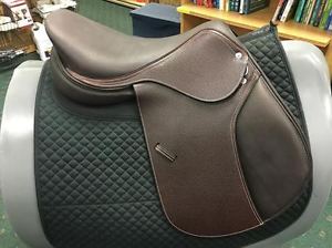 Beval Stamford 17 inches Saddle
