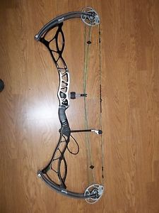 Bowtech Fanatic-Black-RH/26"-31"/50-60LB