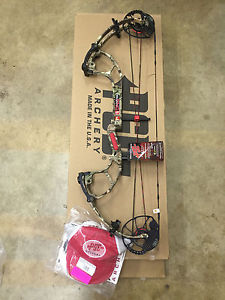 PSE *DNA SP* Compound bow RH 24.5"- 30" ADJ. Draw 70# Limbs MOSSY OAK CAMO *NEW*