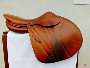 2015 Butet Full Calfskin Luxury French Jumping Saddle Gorgeous Brown 17.5"