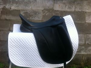 Hennig Sofa dressage saddle 18"