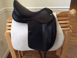 Mono flap Vega Dressage Saddle 17"