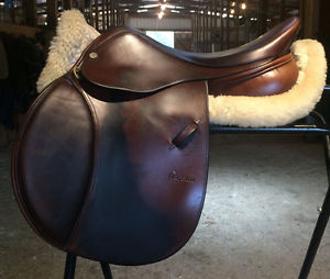 Circuit Close Contact Jumping Saddle Medium Tree