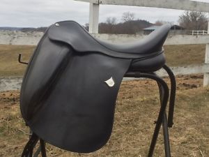 17.5" Bates Innova Dressage Saddle