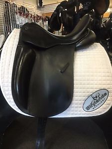 Used County Fusion Dressage Saddle Size 16.5" Black