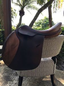 Good Condition 18" Butet Saumur Saddle