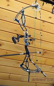 Bowtech Fanatic RH 30-40lbs. 26-31"