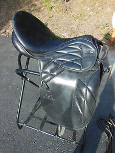 STUBBEN Scandica NOVA DL DRESSAGE Saddle 16.5" Seat w. stirrup leathers