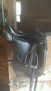 Albion SLK Ultima dressage saddle 17/17.5"