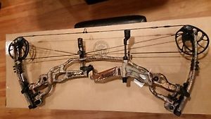 New Hoyt Carbon Spyder RH 2015 29" 60#
