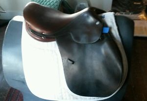 HERMES Oxer 17.5" Plain Flap Close Contact Jumping Saddle Brown Great Condition