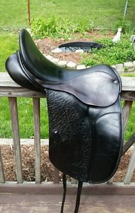 County Connection Dressage Saddle 17.5" Narrow Tree