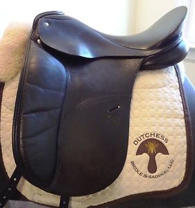 SCHLEESE 17.5 MW OSTERGAARD DRESSAGE SADDLE  1026