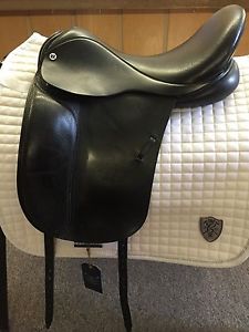 Used 18" Barnsby Dressage Saddle - Beautiful Condition!